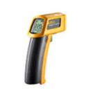 FLUKE62 紅外線測(cè)溫儀，測(cè)量溫度為-30～500℃(-20至932°F)。D:S=12:1標(biāo)準(zhǔn)焦距 。光譜響應(yīng)8μm至14μm ，重復(fù)性:±0.5或≤1℃。顯示分辨率:0.1℃，精度：±1% 或±1℃




