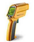 FLUKE572 紅外線測(cè)溫儀,測(cè)量溫度為-30～900℃(-25至1600 °F),D:S=60:1標(biāo)準(zhǔn)焦距,光譜響應(yīng)8μm至14μm ,激光瞄準(zhǔn):三點(diǎn)同軸激光,顯示分辨率:0.1℃,精度：±0.75% 或±1℃.Fluke 572-CF型可測(cè)量非常小面積內(nèi)的溫度（專業(yè)應(yīng)用需要）。300mm（11.4 in）時(shí)為6mm（0.24 in）


 


