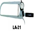  LA-21 大型針盤(pán)式外卡規(guī) .最小讀值:0.1MM.測(cè)量范圍:0-80MM;量測(cè)喉深:220MM