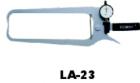  LA-23 大型針盤式外卡規(guī) .最小讀值:0.1MM.測量范圍:0-80MM;量測喉深:300MM