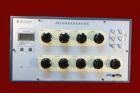 ZX119-8型兆歐表檢定裝置（帶端電壓測(cè)試）根據(jù)JJG 622-1997《絕緣電阻表(兆歐表) 》檢定規(guī)程之要求設(shè)計(jì)制造，并符合JJG 1005-2005電子式絕緣電阻表檢定規(guī)程的各項(xiàng)要求。該檢定裝置由可調(diào)式標(biāo)準(zhǔn)高阻箱、恒轉(zhuǎn)速源、兆歐表端電壓測(cè)試儀、數(shù)字式自動(dòng)量程絕緣電阻表組成.