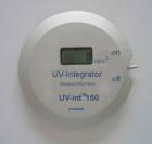 UV-int150標準型UV能量計是一種高質(zhì)量的UV能量測量儀。測試范圍：0-5000mw/cm2，顯示 6個字數(shù)值液晶：0-999999mj/cm2，尺寸 直徑：90mm 高：12mm，光譜測量范圍 250-410納米，受熱最高溫度 70oC


