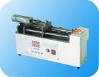 功能用途

HDT系列電動(dòng)臥式機(jī)臺(tái)是專為國(guó)內(nèi)外推拉力計(jì)(測(cè)力計(jì))配備，本產(chǎn)品采用雙導(dǎo)桿結(jié)構(gòu)，具有穩(wěn)定性好，適用范圍廣，使用方便等優(yōu)點(diǎn)，并具有無(wú)極高速，手動(dòng)、自動(dòng)、往返次數(shù)、時(shí)間可設(shè)置等功能。適用于各種推拉力負(fù)荷，插拔力，破壞試驗(yàn)、疲勞試驗(yàn)等測(cè)試。