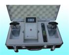 斯萊德Dr.Schneider pc SL-030B數(shù)顯重錘式表面電阻測試儀是通過測量防靜電產(chǎn)品的電阻，從而檢測防靜電產(chǎn)品的防靜電能力，SL-030B數(shù)顯重錘式表面電阻測試儀遵循ASTM標準D-257測試方法，測試時只需把兩個重錘放置在需要測量的物體表面及按下紅色的按鍵，儀器上會顯示出所測物的表面電阻值。 特點：電池電壓低于5伏時，Lwbattery指示燈會亮； 具有數(shù)字顯示； 是測量環(huán)境溫度、濕度和物體表面電阻為一體的多功能測試儀。